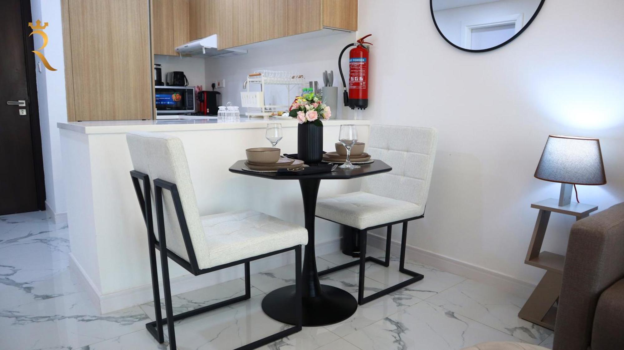 Chic Elegant 1br In Masdar Apartment *